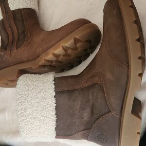 Timberland Brown Leather Insulated Boots with Cream Shearling